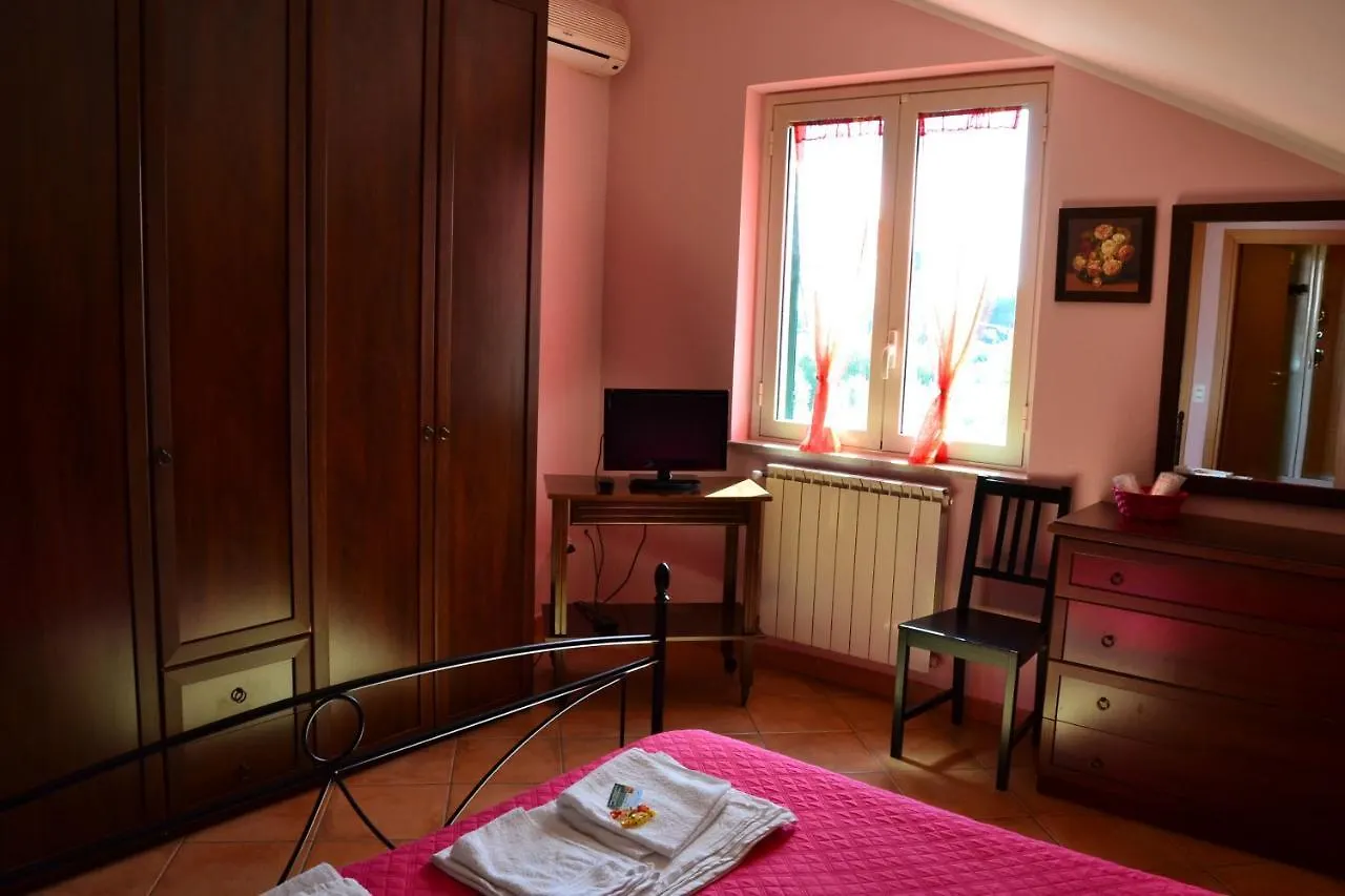 B & B S. Elia Villa Surrounded By Greenery Inside The Historic Dubini Park San Cataldo Olaszország