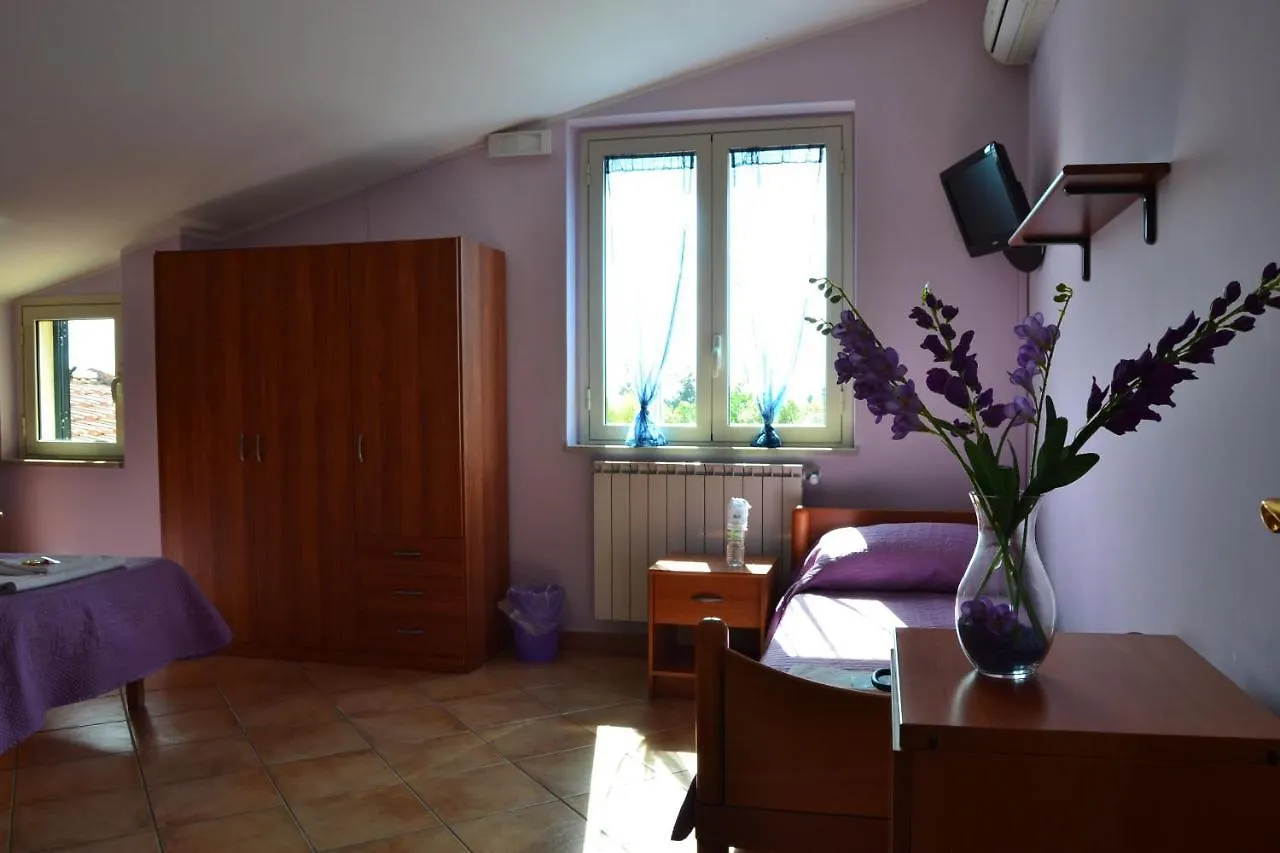 Panzió B & B S. Elia Villa Surrounded By Greenery Inside The Historic Dubini Park San Cataldo